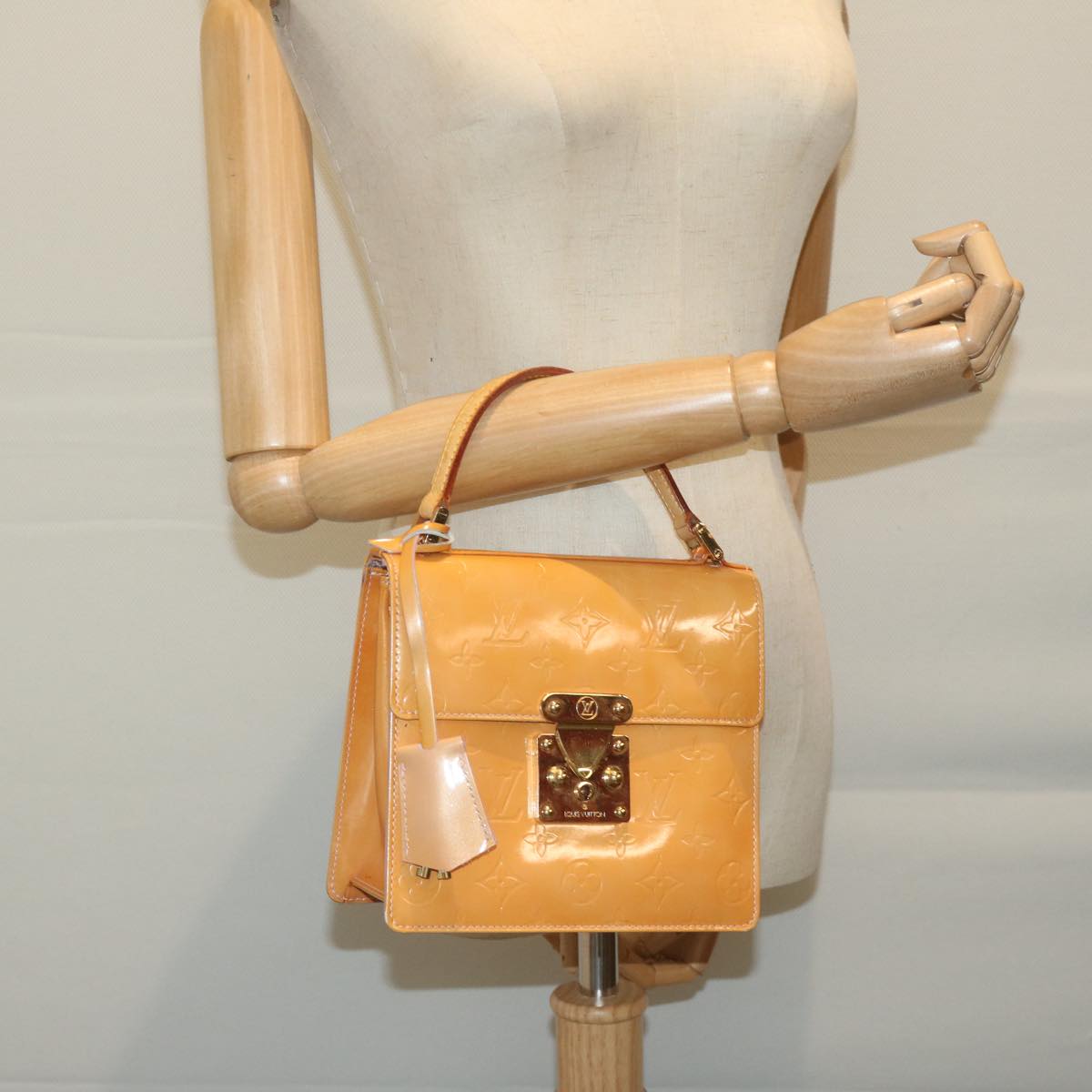 LOUIS VUITTON Vernis Spring Street Hand Bag Marshmallow Pink M91033 Auth 64914