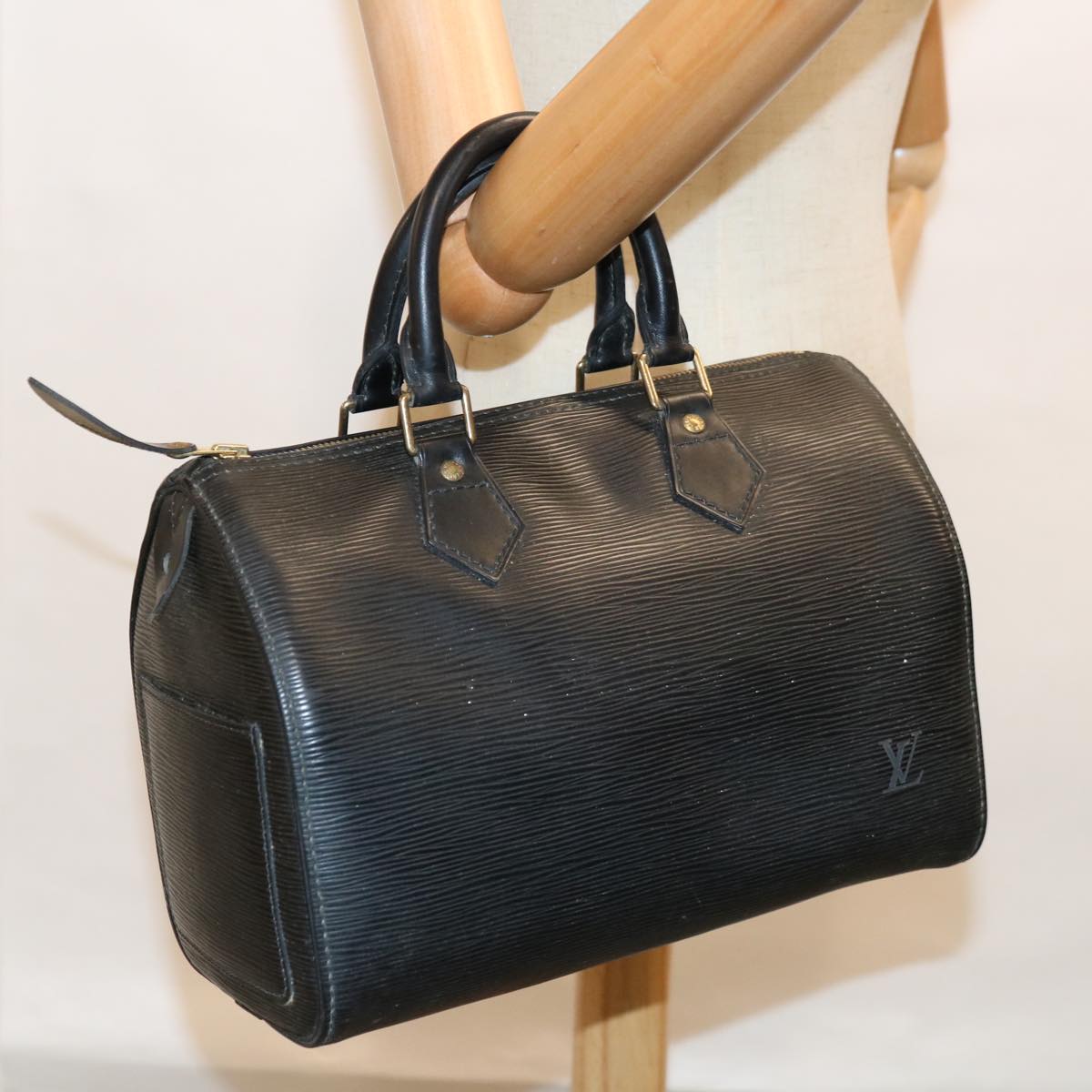 LOUIS VUITTON Epi Speedy 25 Hand Bag Black M43012 LV Auth 64969