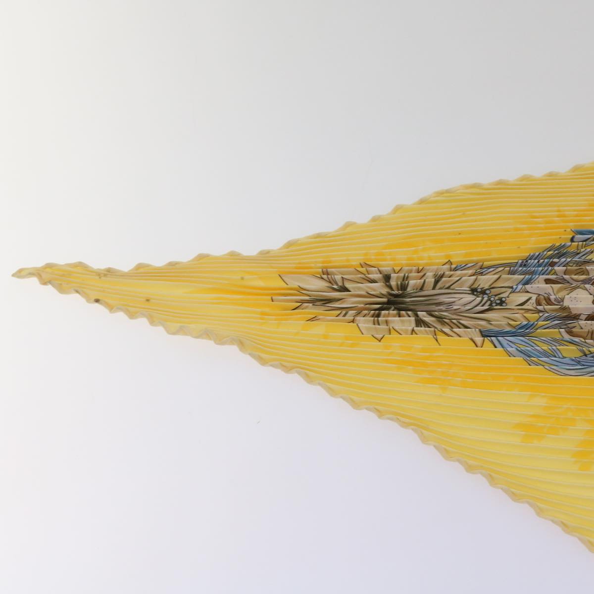 HERMES Carre Pleated L’Ile Deserte Scarf Silk Yellow Auth 65452