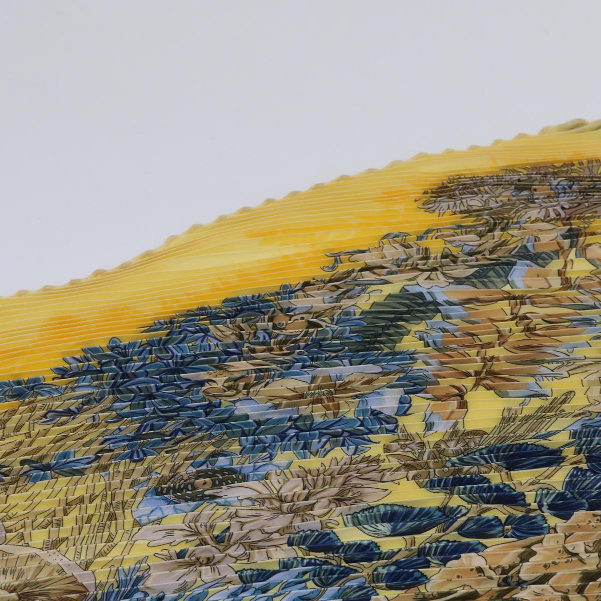 HERMES Carre Pleated L’Ile Deserte Scarf Silk Yellow Auth 65452