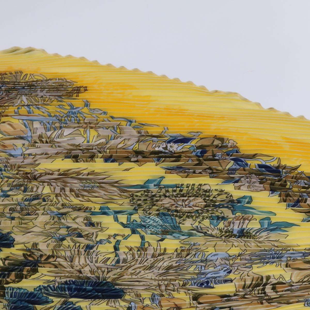 HERMES Carre Pleated L’Ile Deserte Scarf Silk Yellow Auth 65452