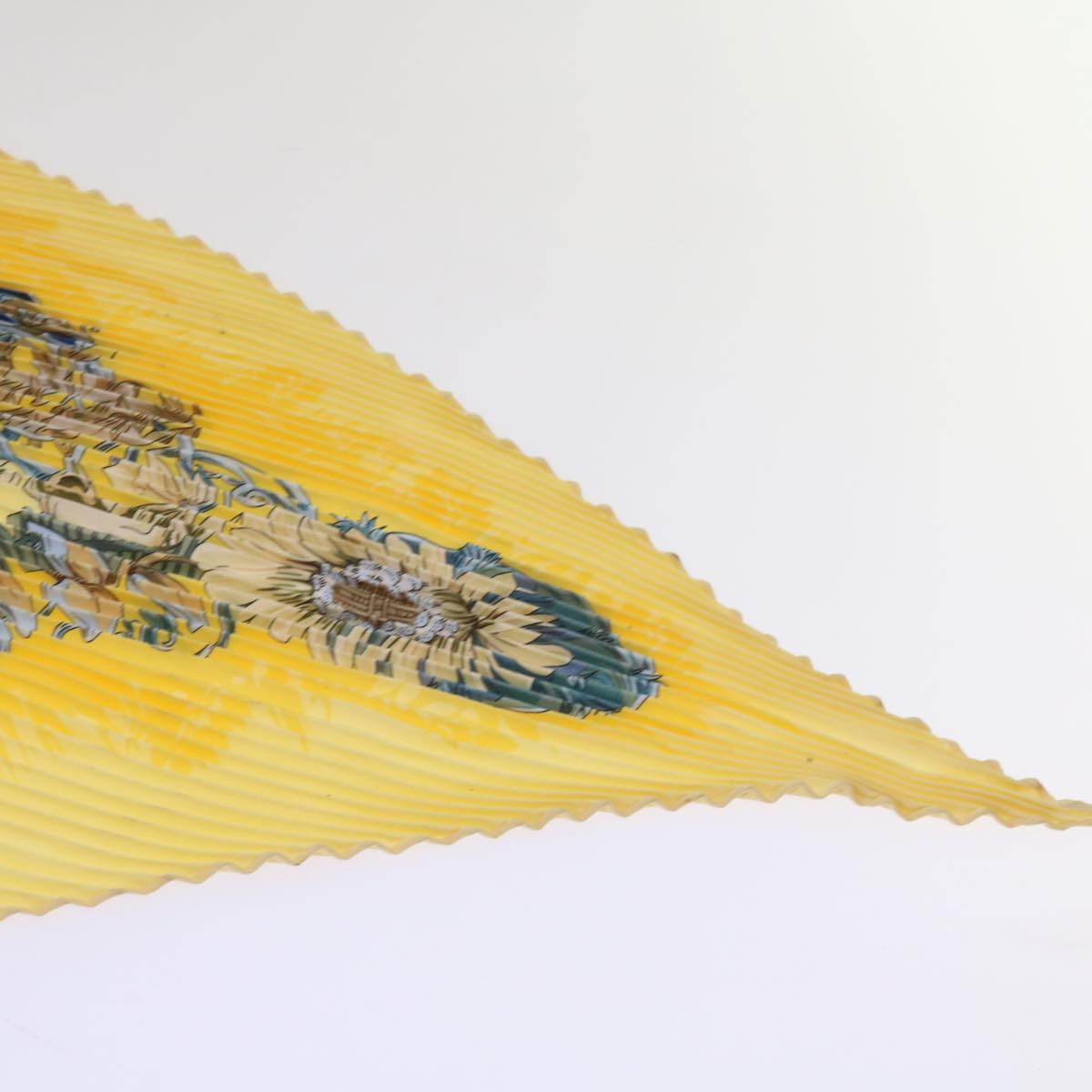 HERMES Carre Pleated L’Ile Deserte Scarf Silk Yellow Auth 65452