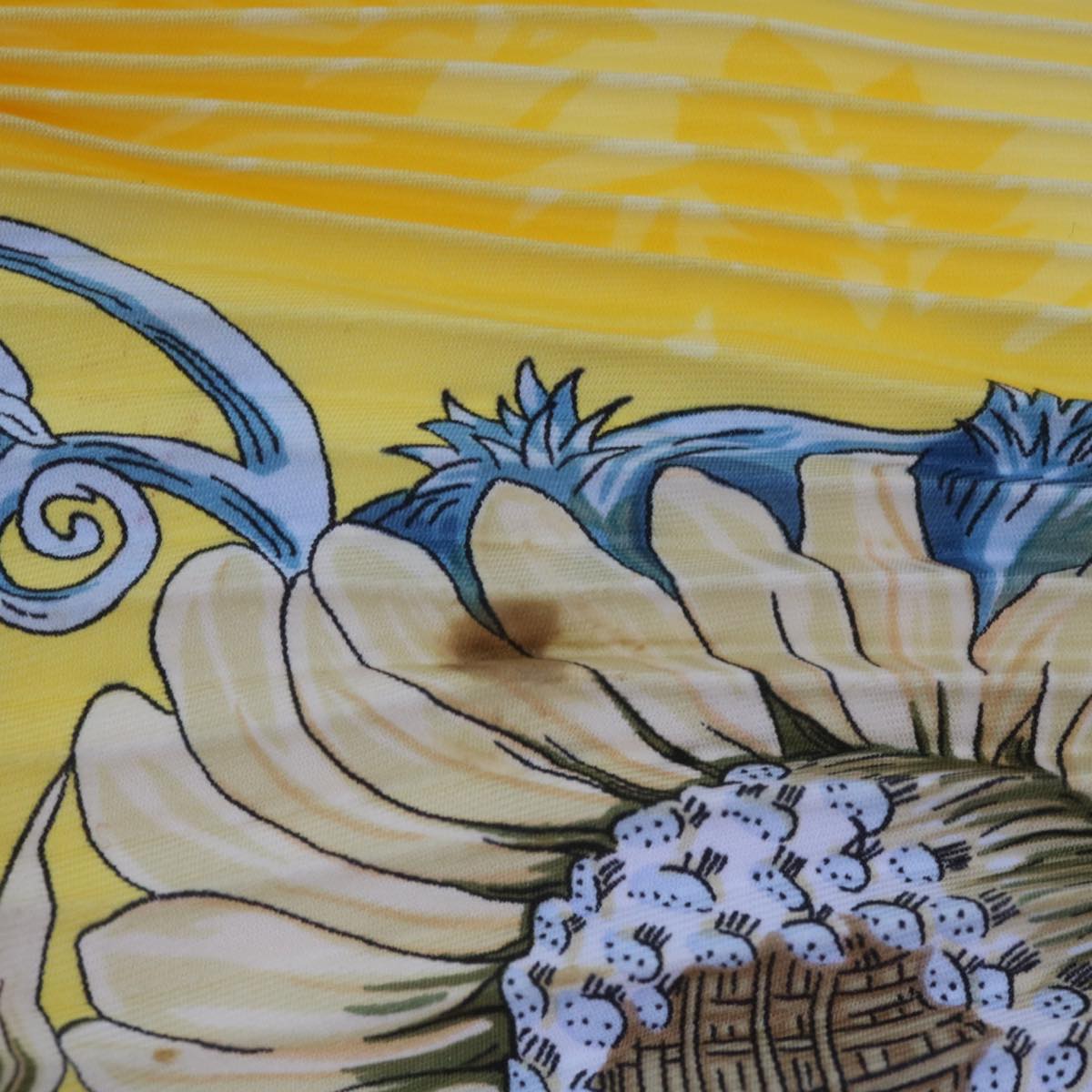 HERMES Carre Pleated L’Ile Deserte Scarf Silk Yellow Auth 65452