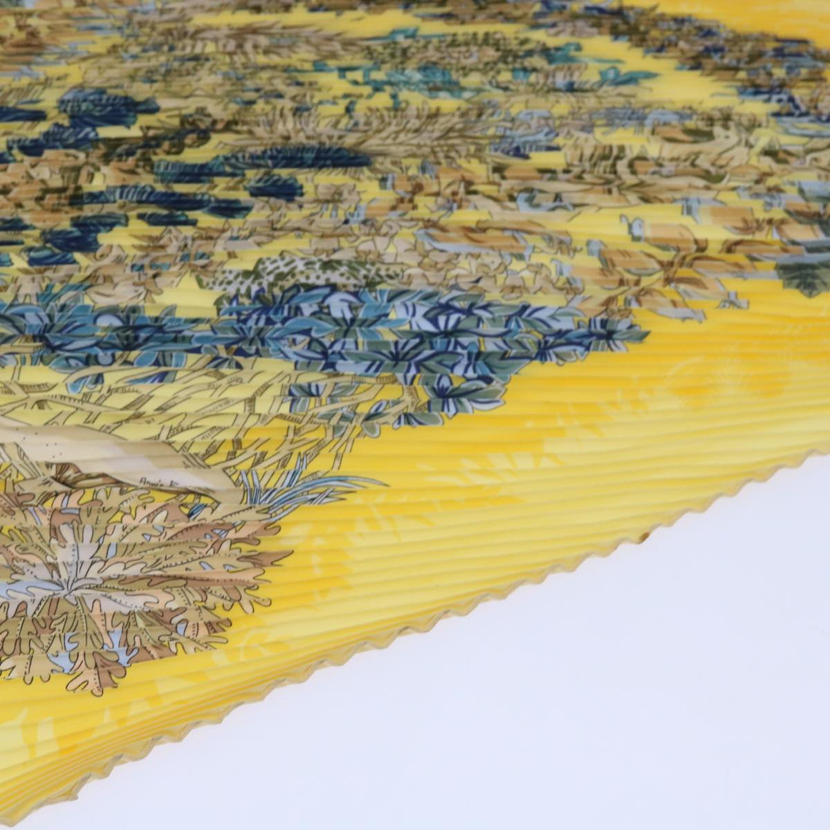 HERMES Carre Pleated L’Ile Deserte Scarf Silk Yellow Auth 65452