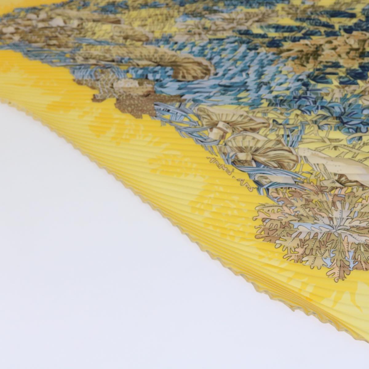 HERMES Carre Pleated L’Ile Deserte Scarf Silk Yellow Auth 65452