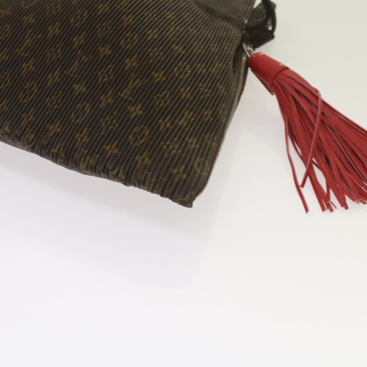 LOUIS VUITTON Monogram Explorer MM Shoulder Bag M42545 LV Auth 66240SAV