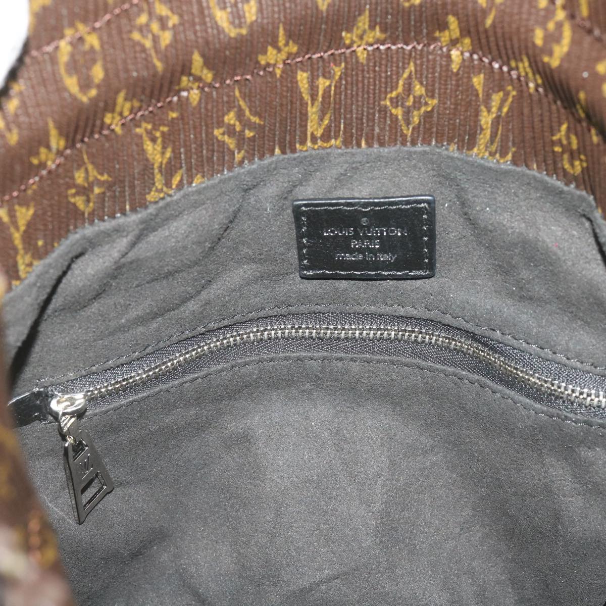 LOUIS VUITTON Monogram Explorer MM Shoulder Bag M42545 LV Auth 66240SAV