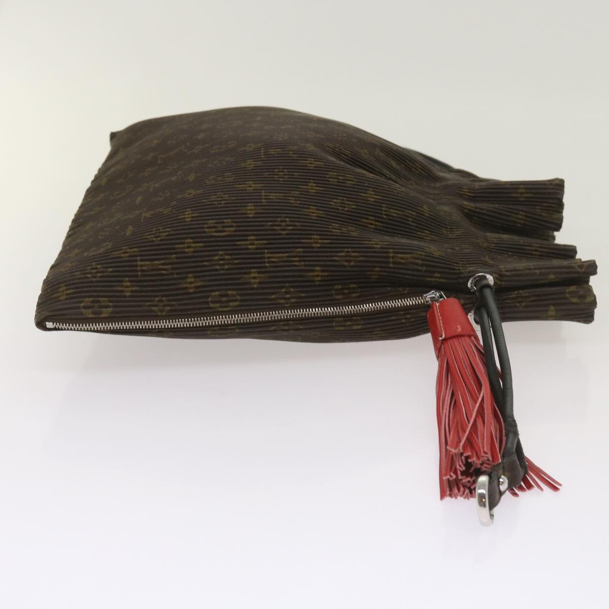 LOUIS VUITTON Monogram Explorer MM Shoulder Bag M42545 LV Auth 66240SAV