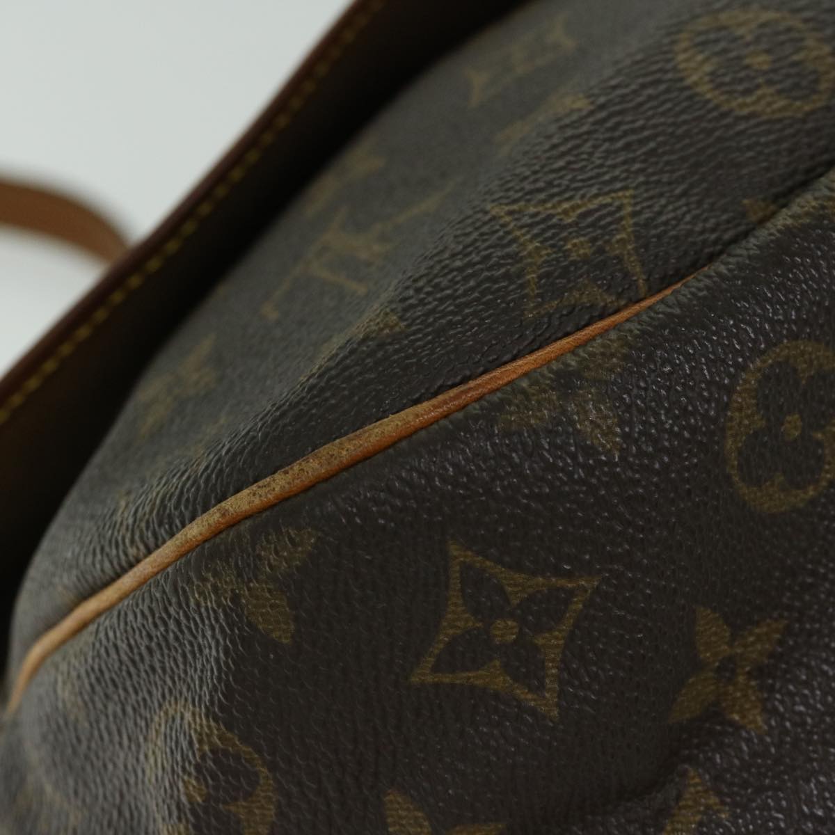 LOUIS VUITTON Monogram Saumur 35 Shoulder Bag M42254 LV Auth 66288