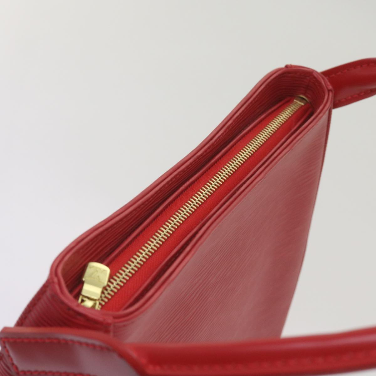 LOUIS VUITTON Epi Looping MM Shoulder Bag SPO Red LV Auth 66534SAV