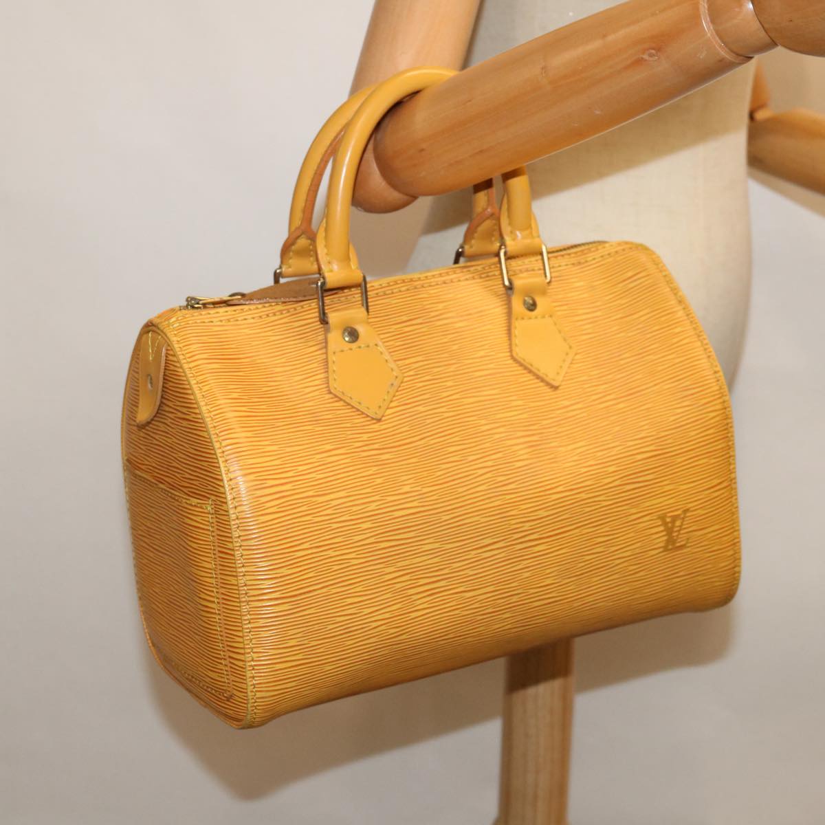 LOUIS VUITTON Epi Speedy 25 Hand Bag Tassili Yellow M43019 LV Auth 66583