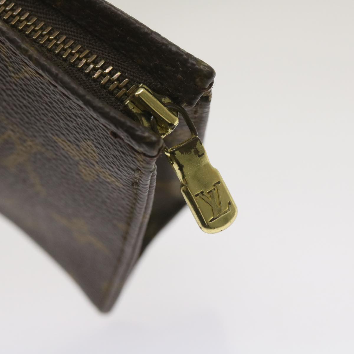 LOUIS VUITTON Monogram Poche Toilette 15 Pouch M47546 LV Auth 66977