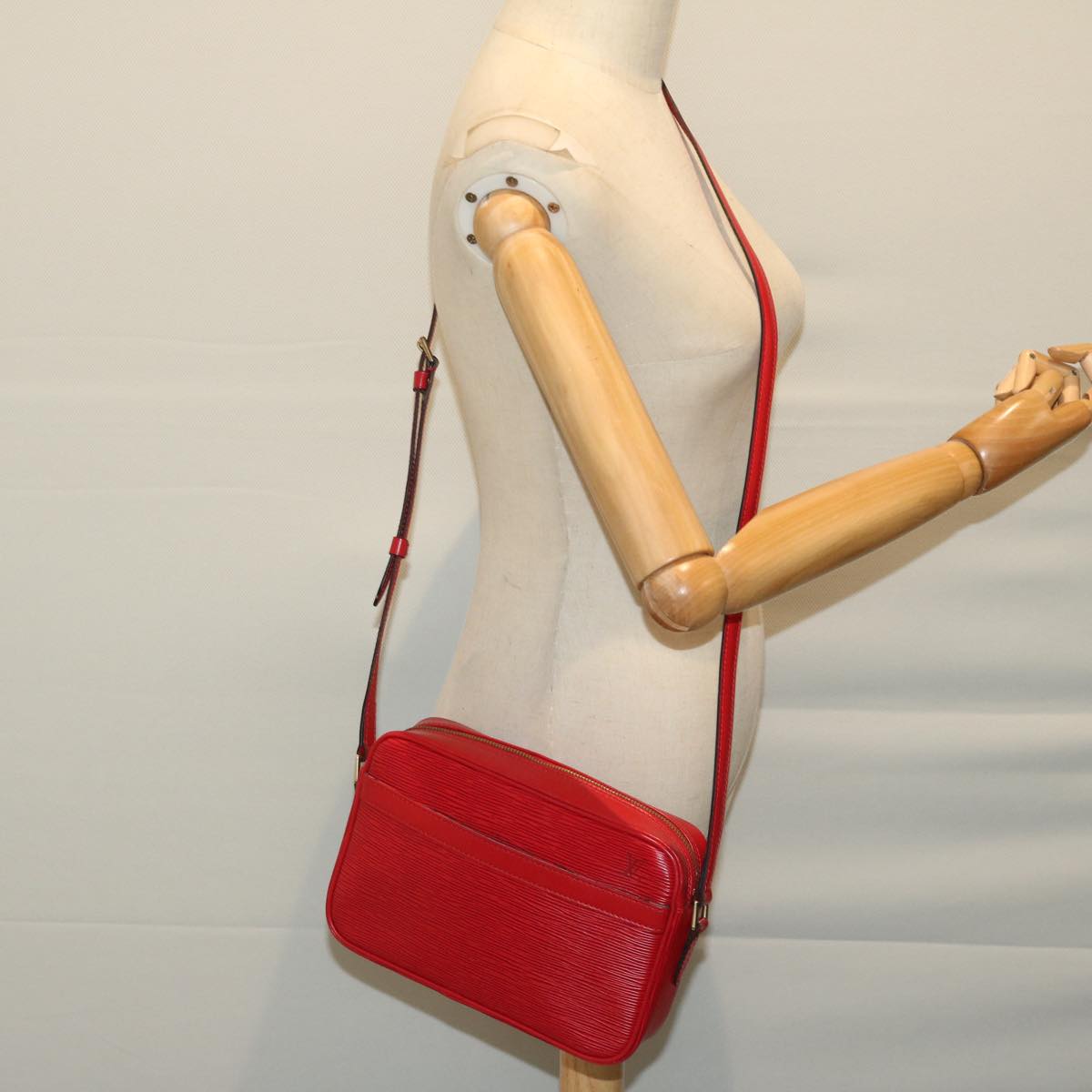 LOUIS VUITTON Epi Trocadero 23 Shoulder Bag Red M52307 LV Auth 67238V