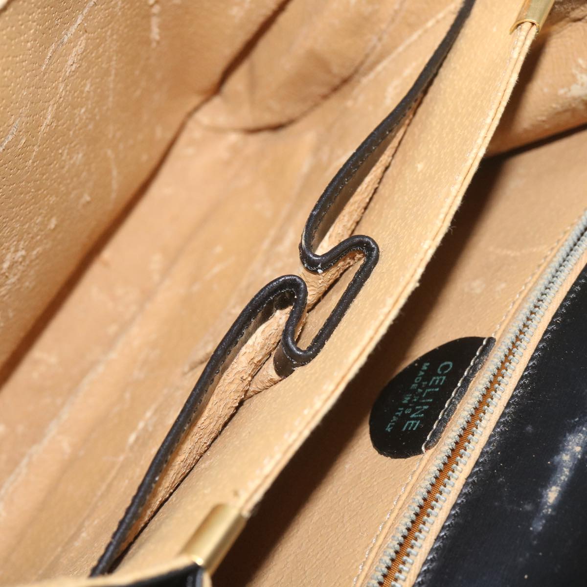 CELINE Shoulder Bag Leather Black Auth 67274