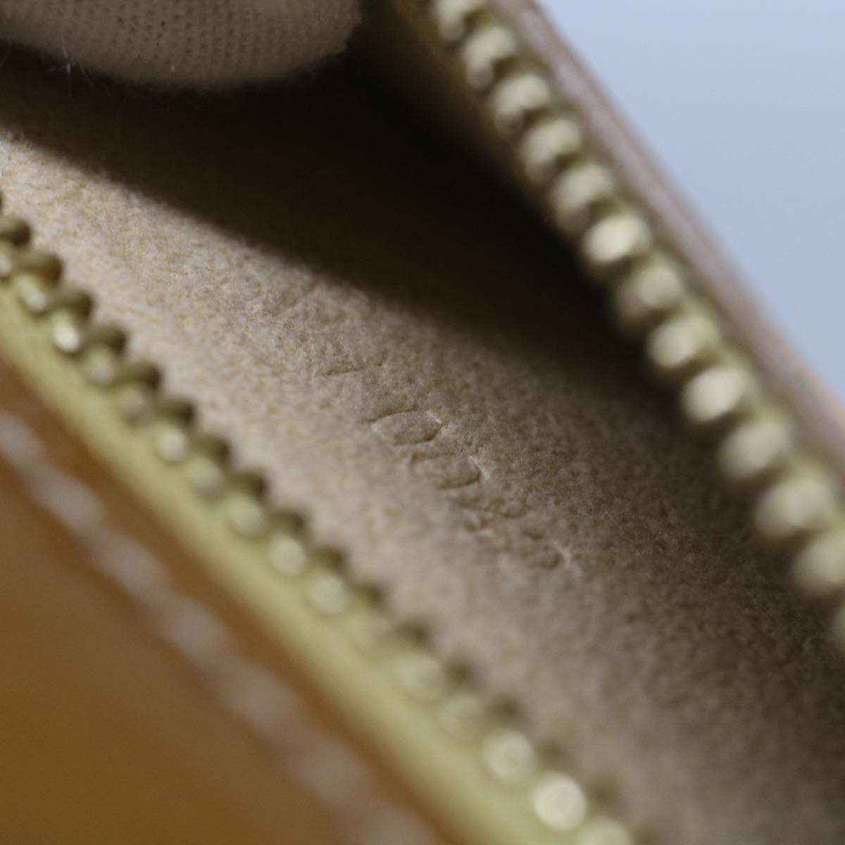 LOUIS VUITTON Vernis Comte De Fe Pochette Oule Bag Bronze M92268 LV Auth 67292