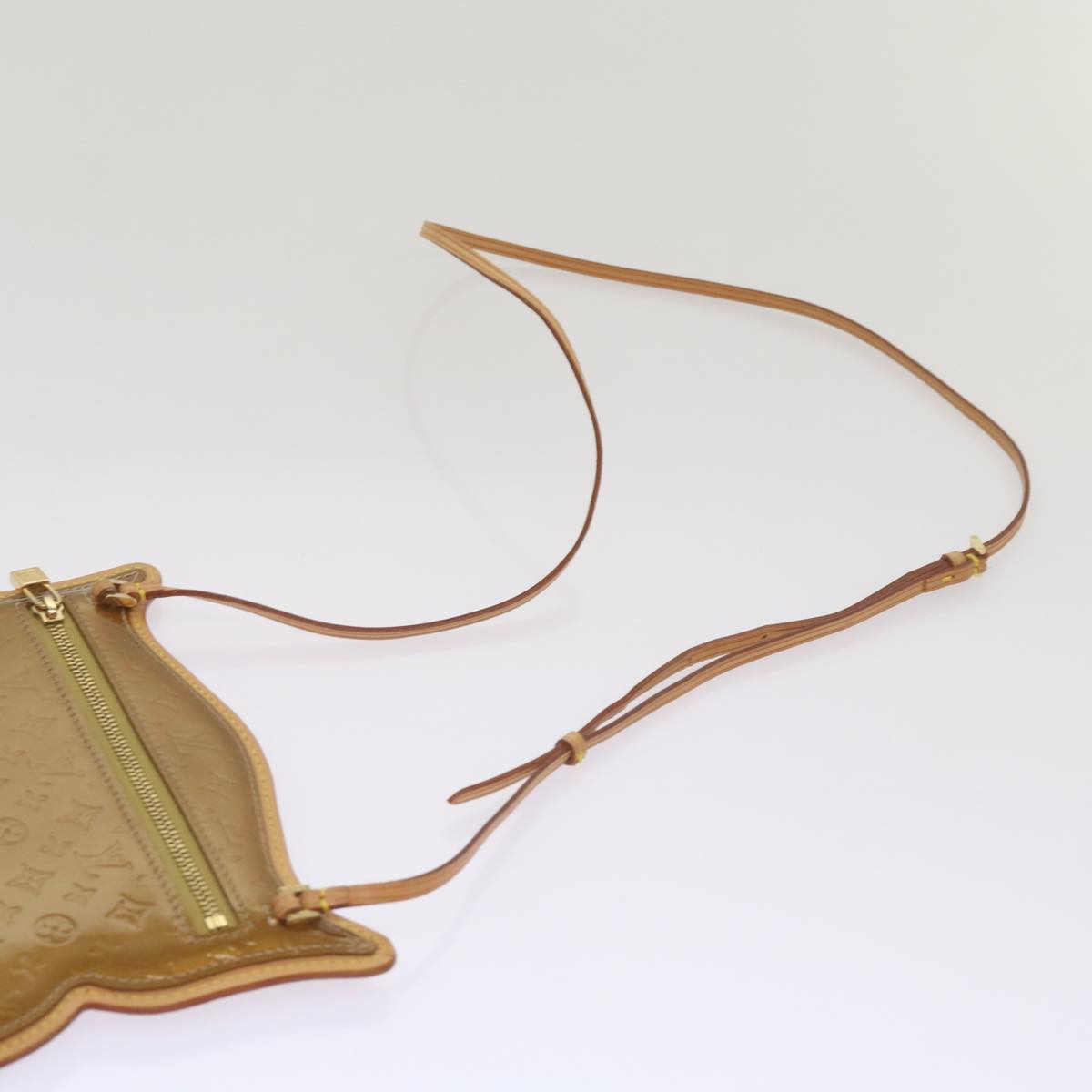 LOUIS VUITTON Vernis Comte De Fe Pochette Oule Bag Bronze M92268 LV Auth 67292