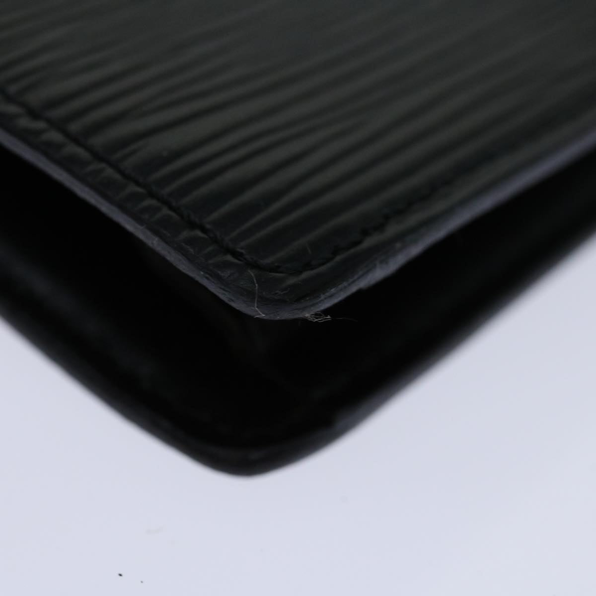 LOUIS VUITTON Epi Trousse Poche Toilette 15 Pouch Black LV Auth 68707