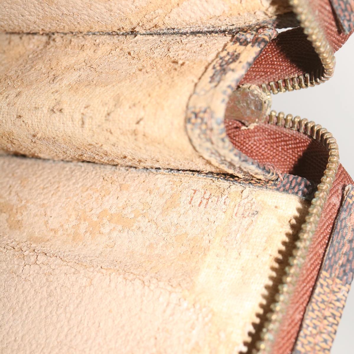 LOUIS VUITTON Damier Ebene Poche Toilette 26 Pouch N47543 LV Auth 69267