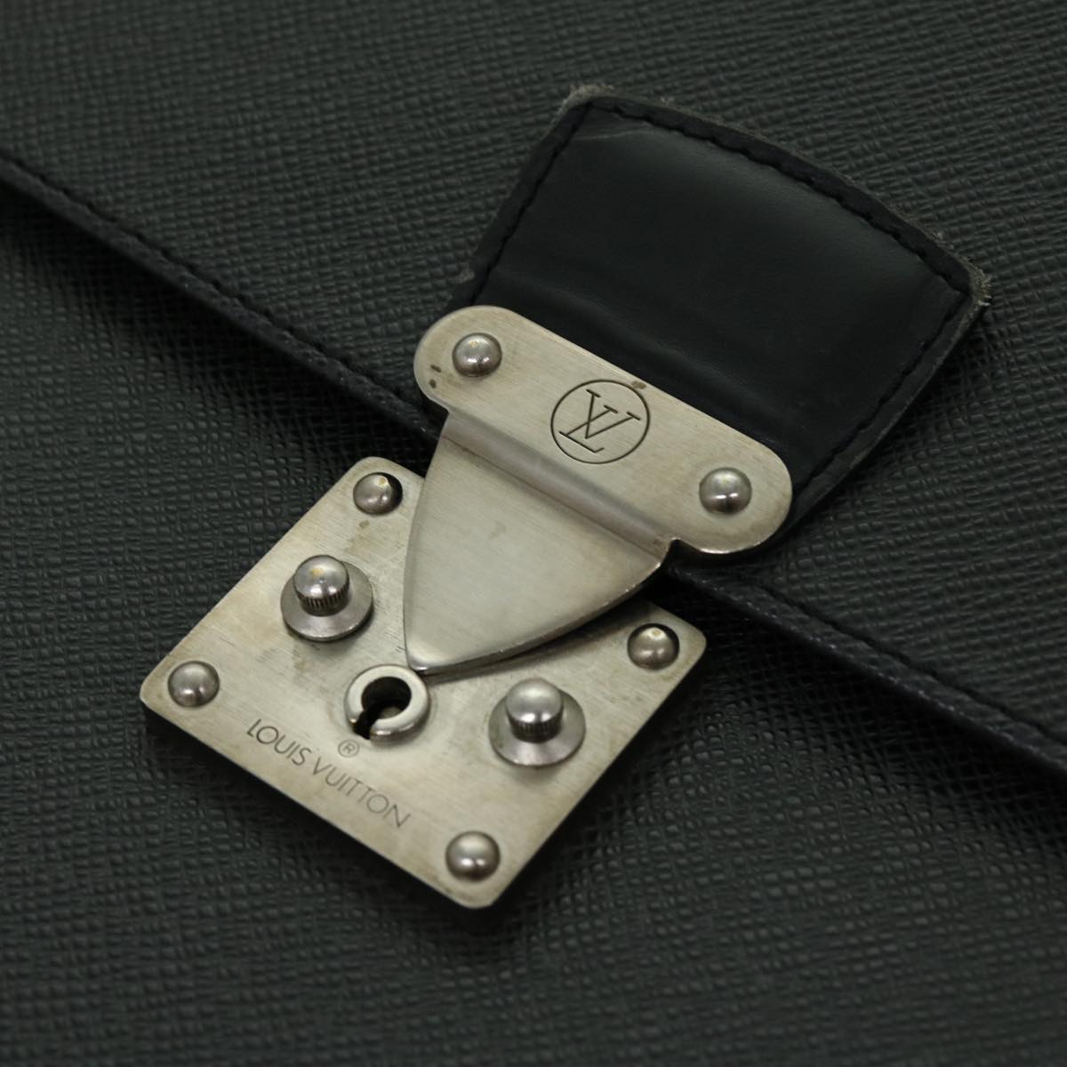 LOUIS VUITTON Taiga Serviette Moskova Business Bag Ardoise M30032 LV Auth 69688