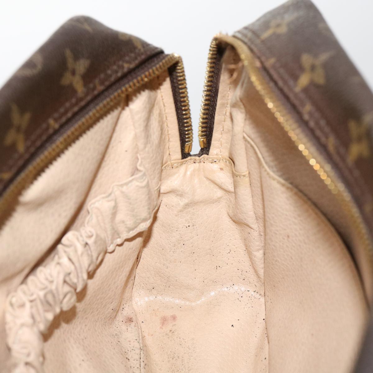 LOUIS VUITTON Monogram Trousse Toilette 28 Clutch Bag M47522 LV Auth 69810