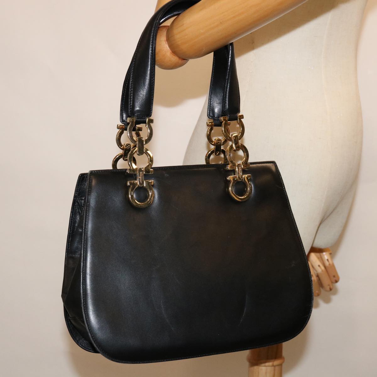 Salvatore Ferragamo Hand Bag Leather Black Auth 69894