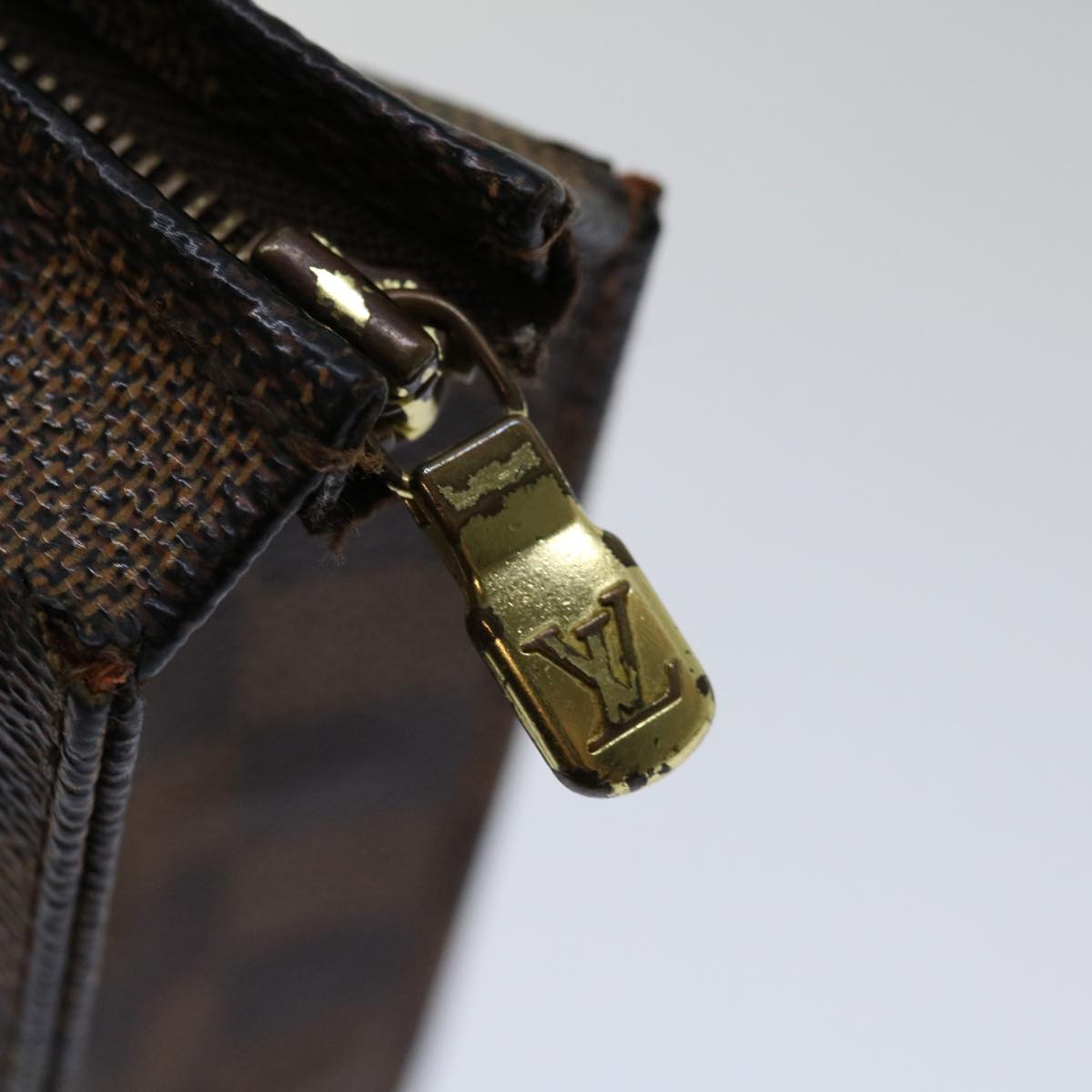 LOUIS VUITTON Damier Ebene Poche Toilette 26 Pouch N47543 LV Auth 70037