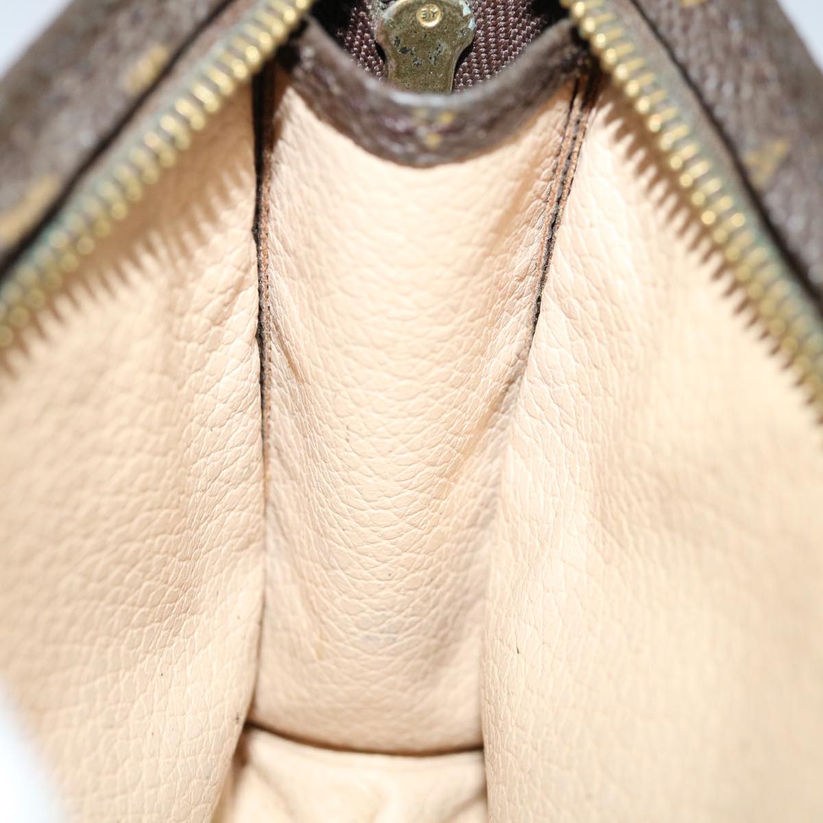 LOUIS VUITTON Monogram Poche Toilette 15 Pouch M47546 LV Auth 70051