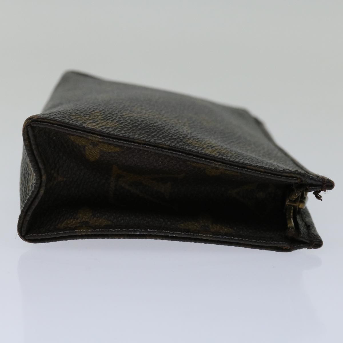 LOUIS VUITTON Monogram Poche Toilette 15 Pouch M47546 LV Auth 70051