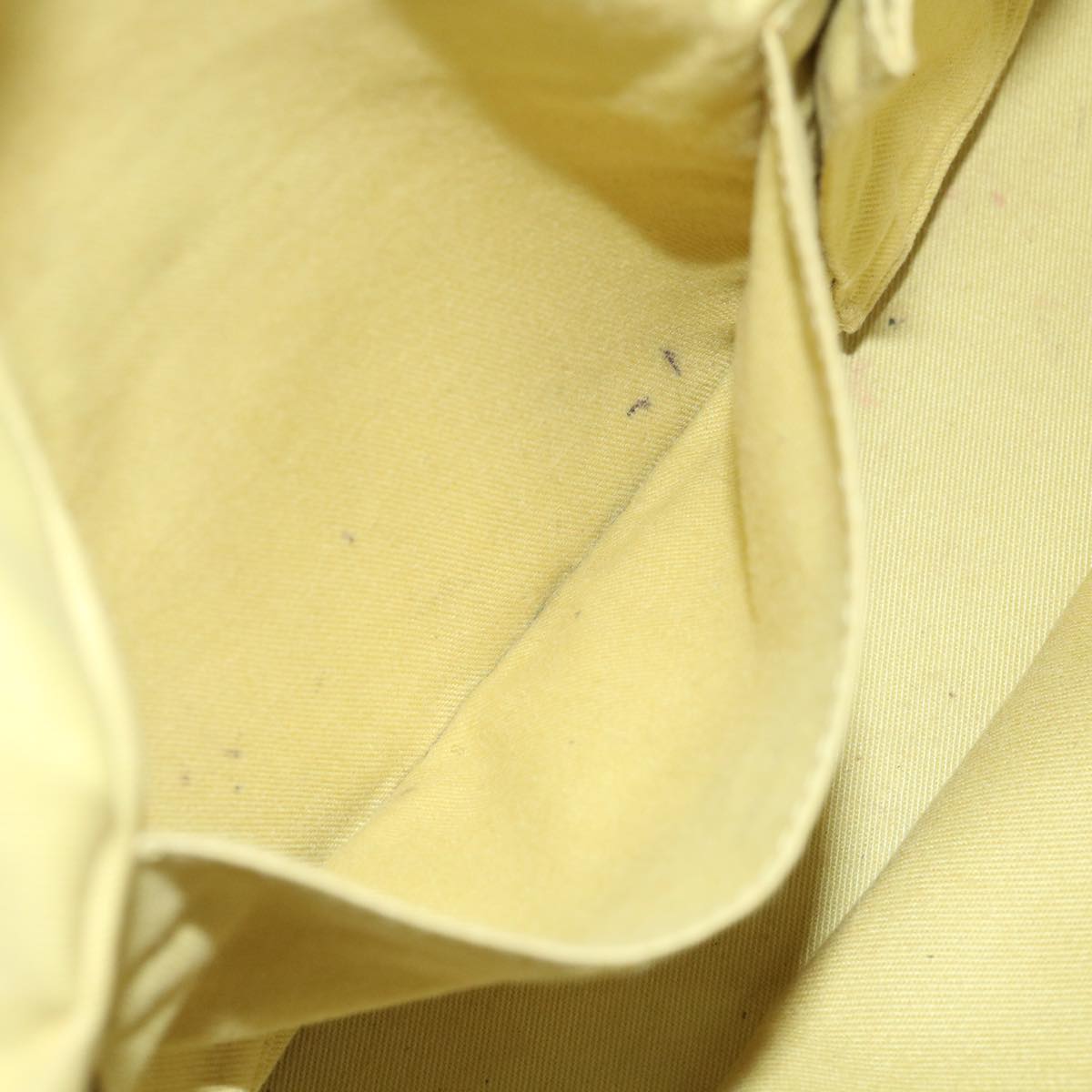 Salvatore Ferragamo Gancini Shoulder Bag Leather White Auth 70361