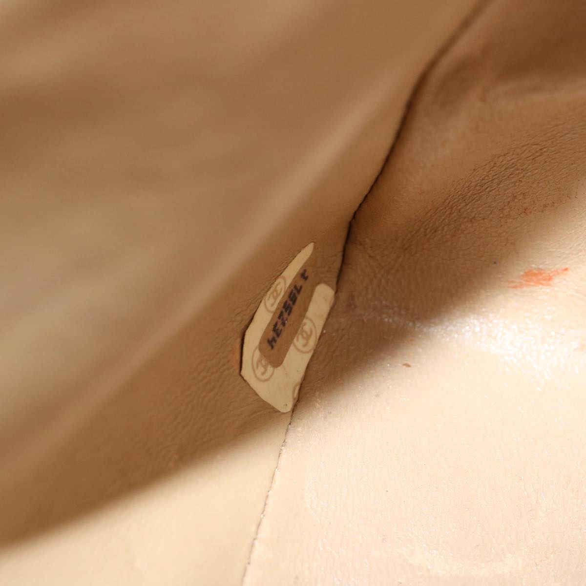 CHANEL Matelasse Chain Shoulder Bag Lamb Skin Beige CC Auth 70454A