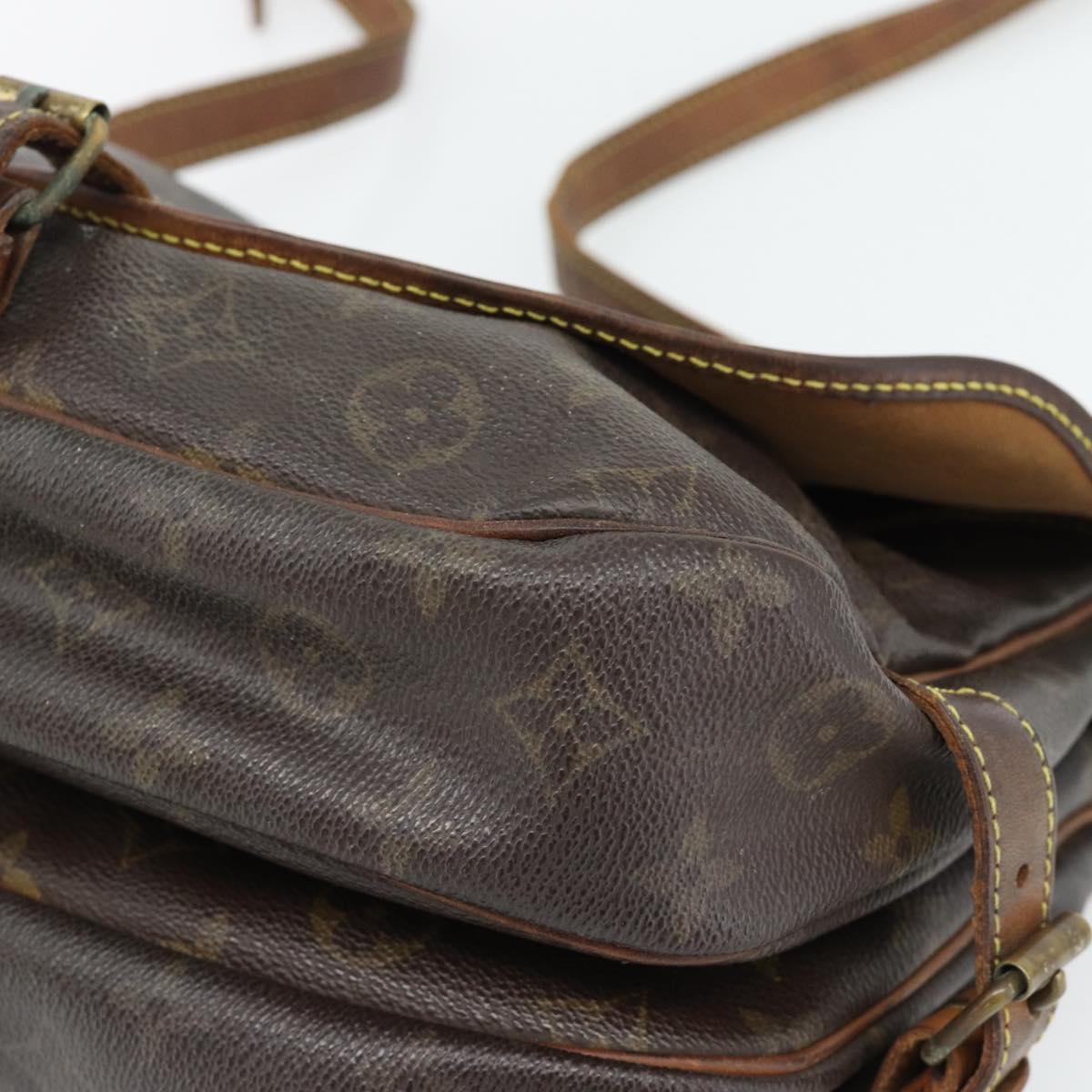 LOUIS VUITTON Monogram Saumur 30 Shoulder Bag M42256 LV Auth 70706