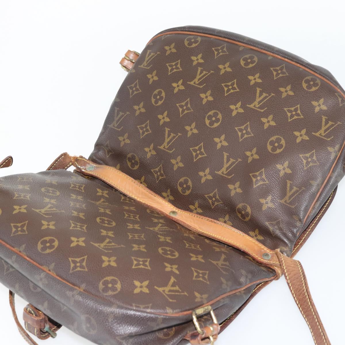 LOUIS VUITTON Monogram Saumur 30 Shoulder Bag M42256 LV Auth 70706