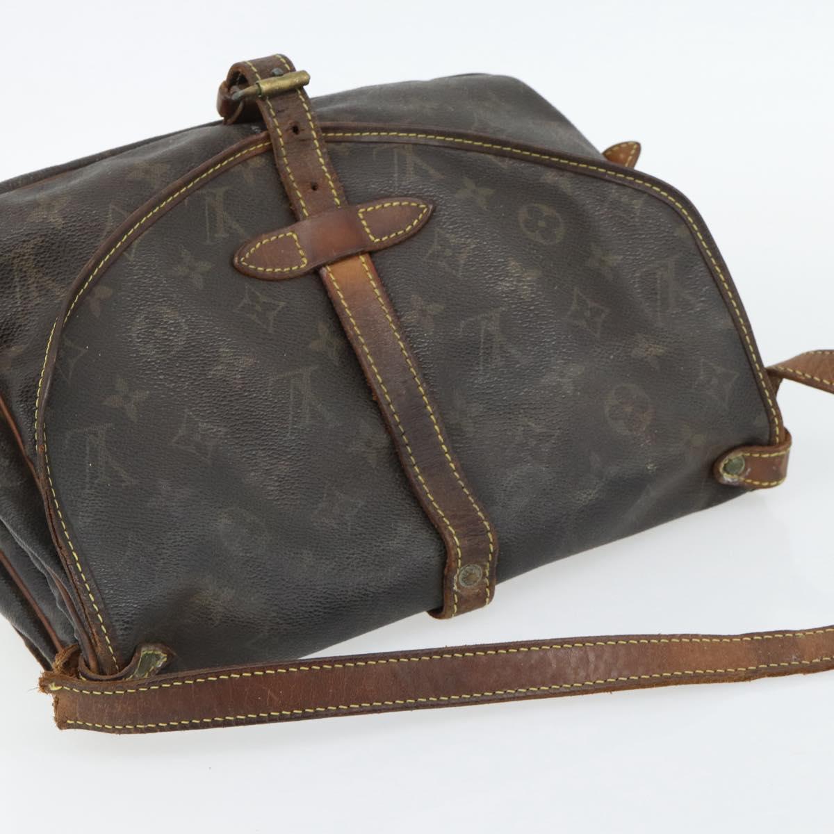 LOUIS VUITTON Monogram Saumur 30 Shoulder Bag M42256 LV Auth 70706