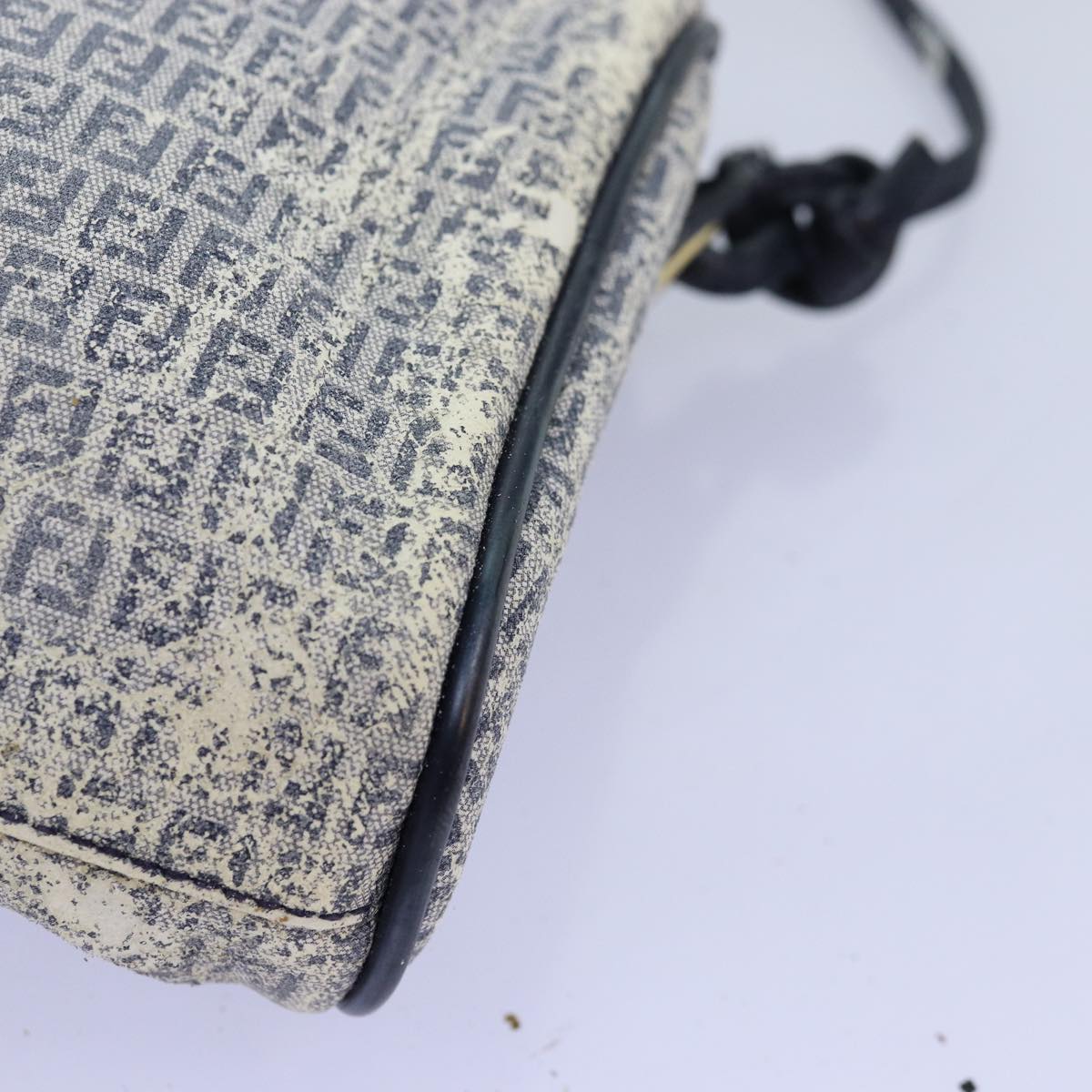 FENDI Zucchino Canvas Shoulder Bag Coated Canvas White Navy Auth 71558