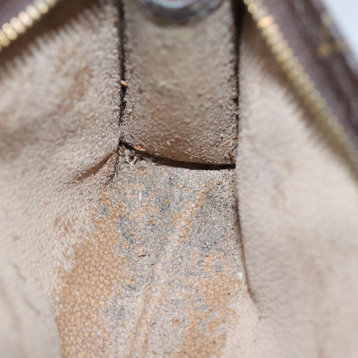 LOUIS VUITTON Monogram Poche Toilette 15 Pouch M47546 LV Auth 76270