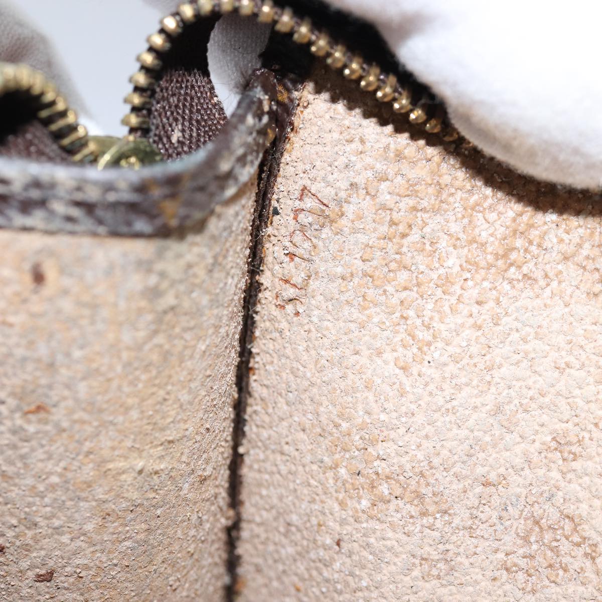 LOUIS VUITTON Monogram Poche Toilette 15 Pouch M47546 LV Auth 76270