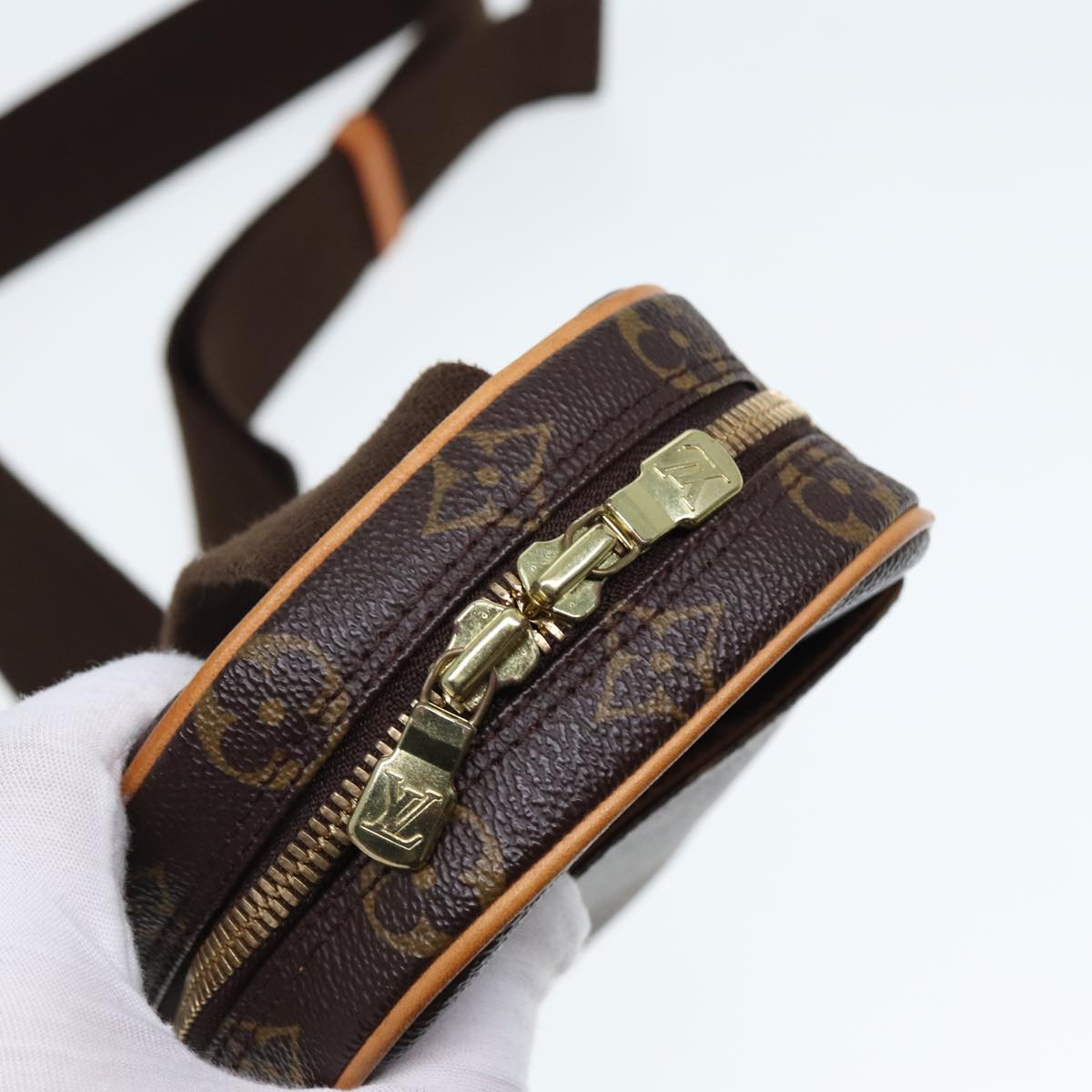 LOUIS VUITTON Monogram Pochette Gange Shoulder Bag M51870 LV Auth 77702V