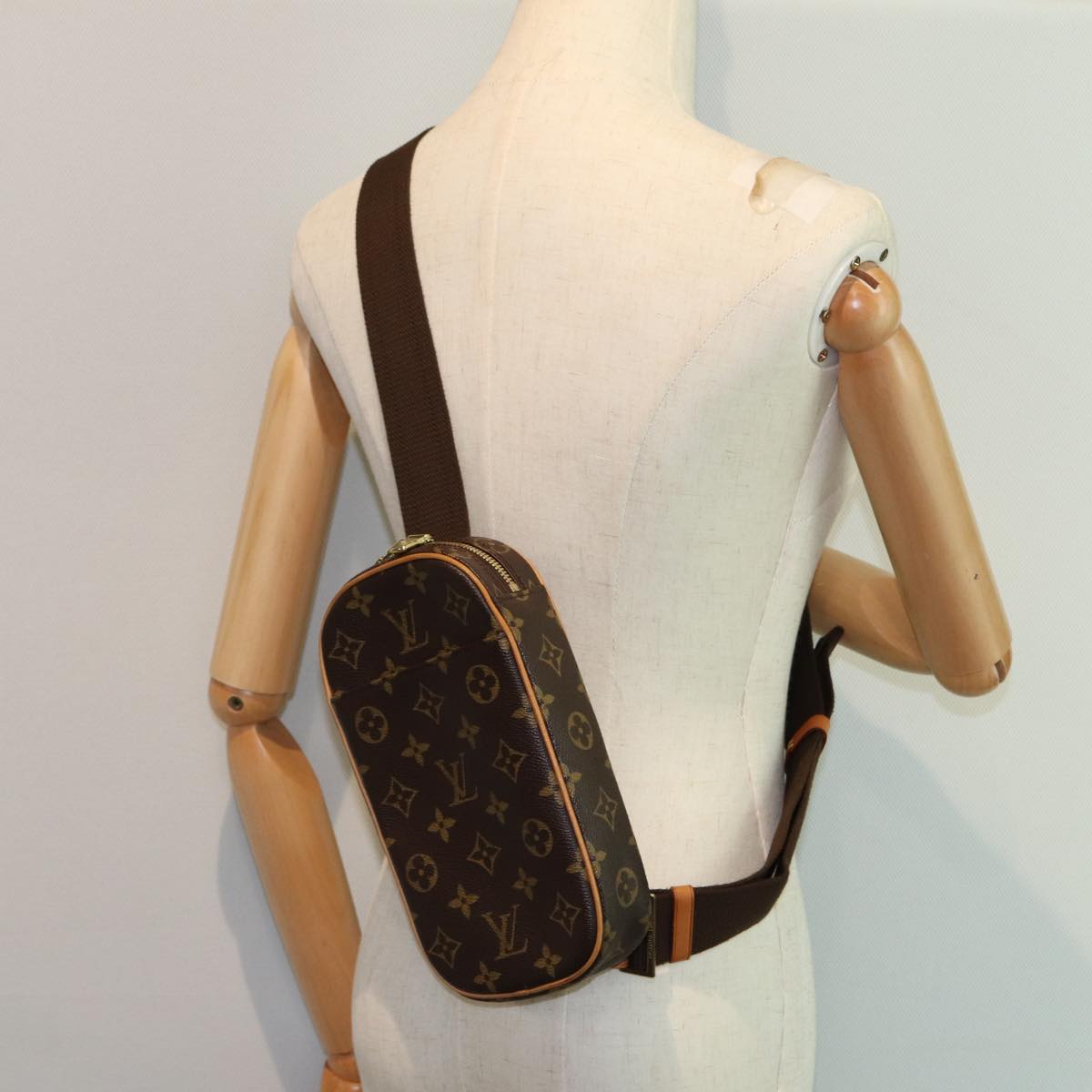 LOUIS VUITTON Monogram Pochette Gange Shoulder Bag M51870 LV Auth 77702V