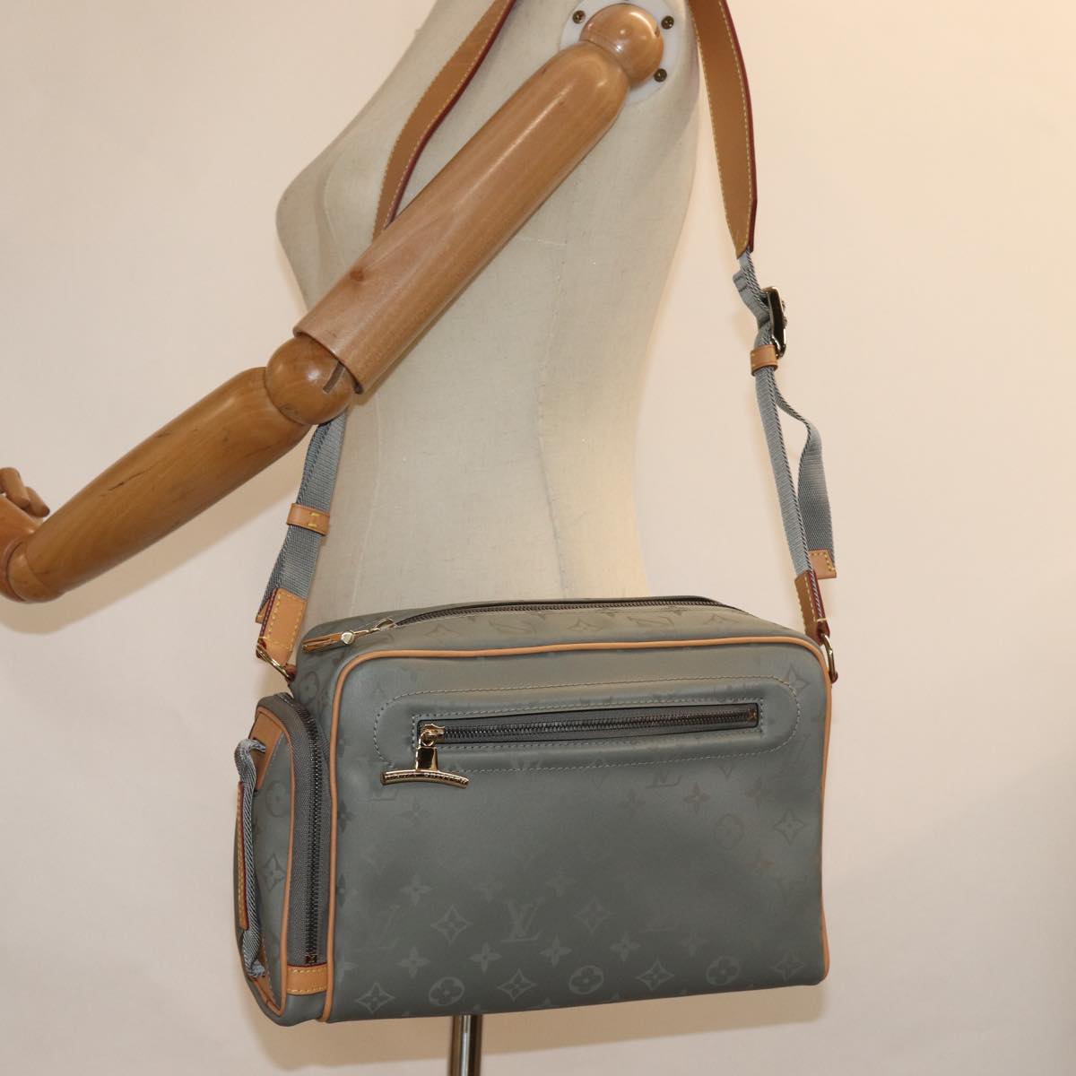 LOUIS VUITTON Monogram titanium Camera Bag Shoulder Bag Gray M43884 Auth 79277SAM