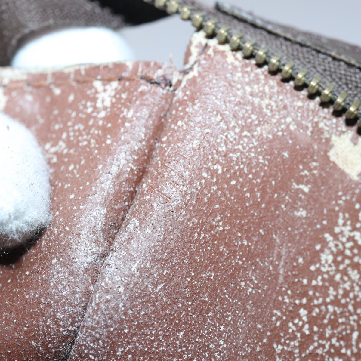 LOUIS VUITTON Monogram Poche Toilette 26 Pouch M47542 LV Auth 79929