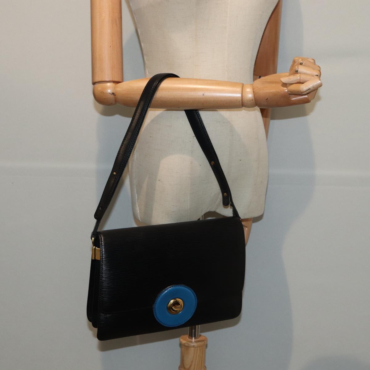 LOUIS VUITTON Epi Bicolor Free Run Shoulder Bag Black Blue M52415 LV Auth 79972