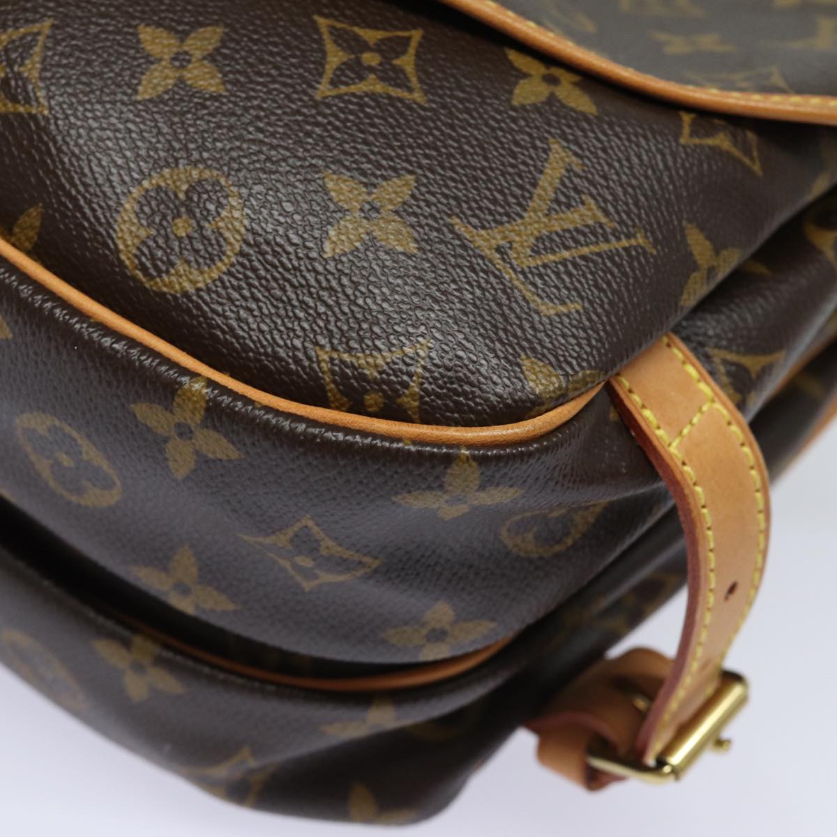 LOUIS VUITTON Monogram Saumur 30 Shoulder Bag M42256 LV Auth 80965V