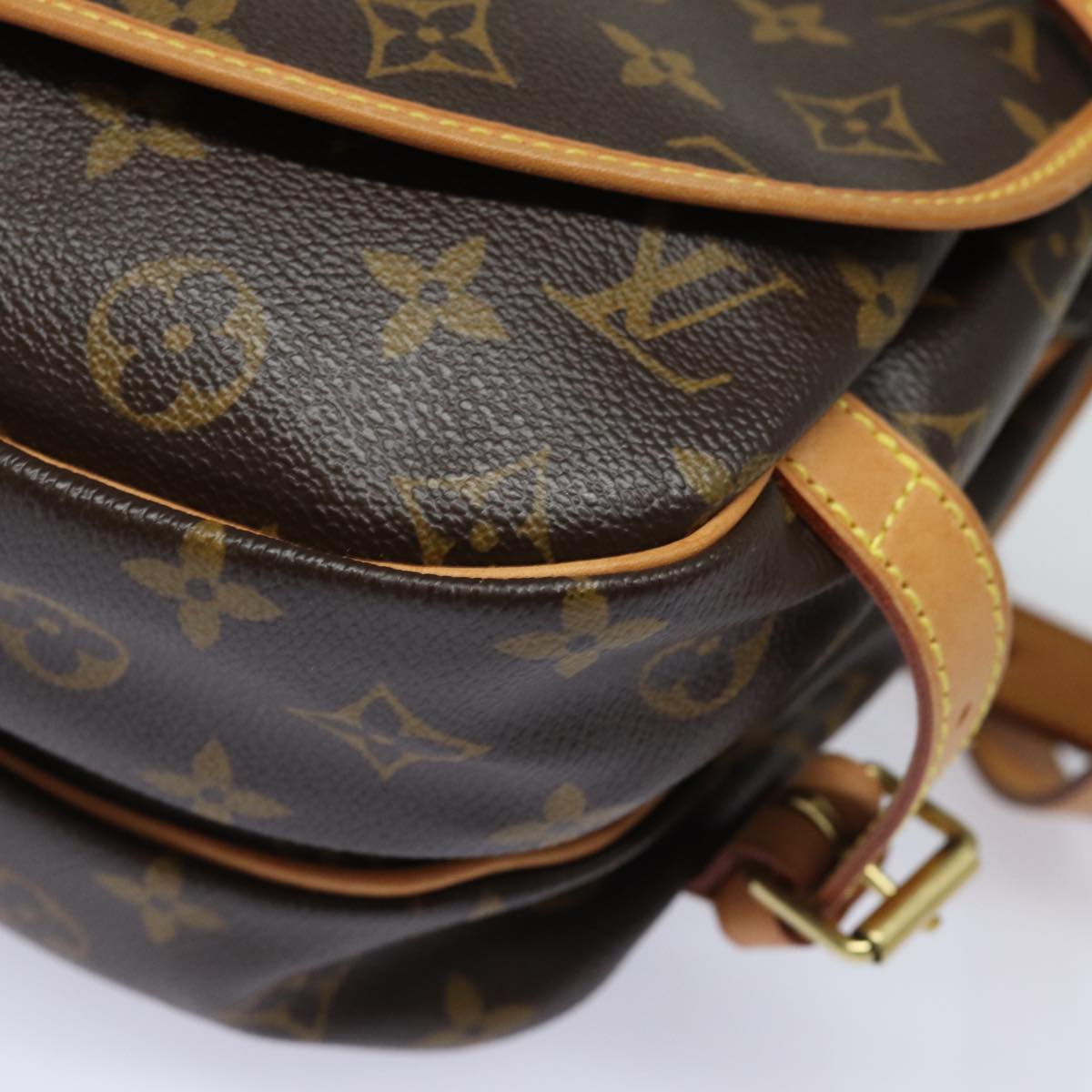 LOUIS VUITTON Monogram Saumur 30 Shoulder Bag M42256 LV Auth 80965V