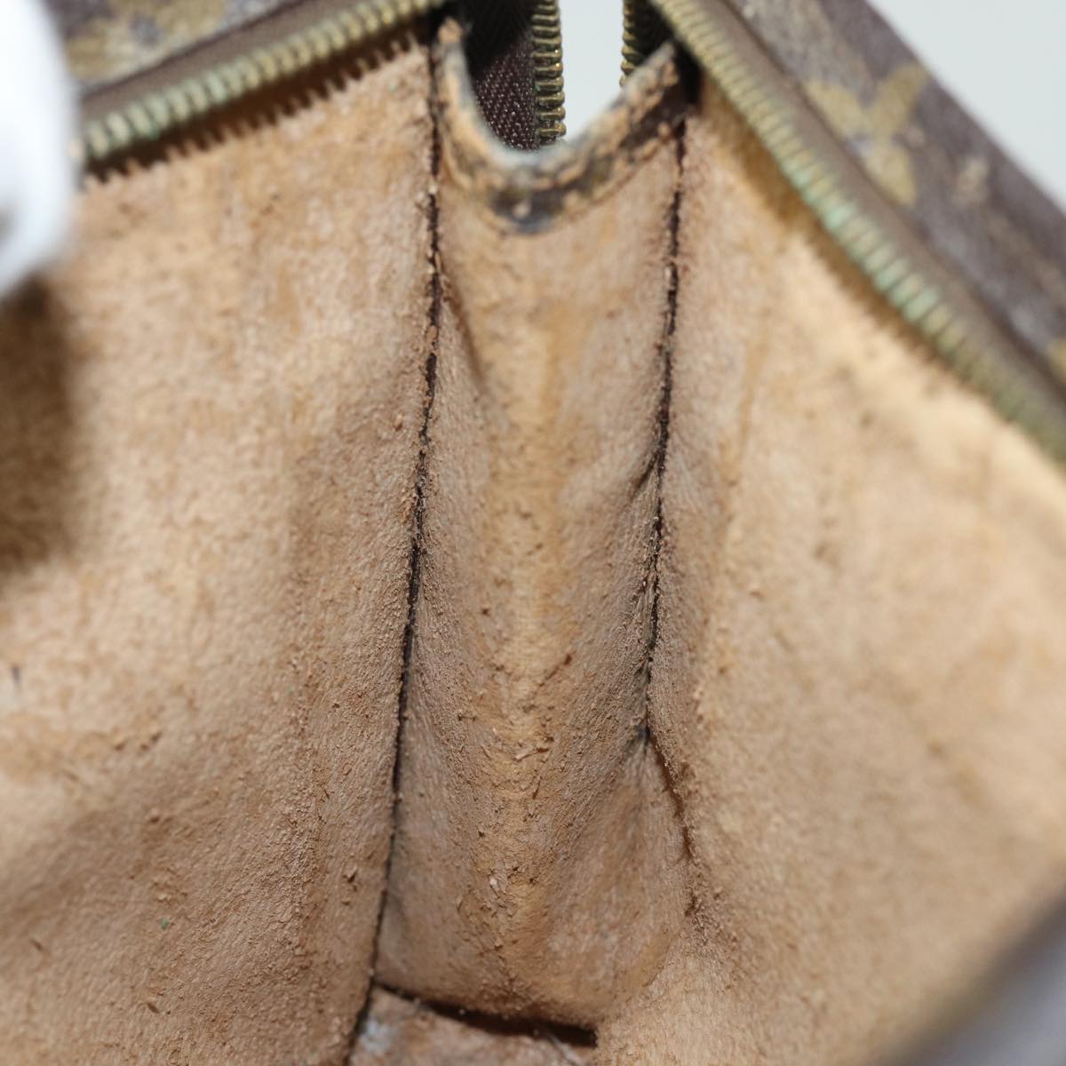 LOUIS VUITTON Monogram Poche Toilette 19 Pouch M47544 LV Auth 81211