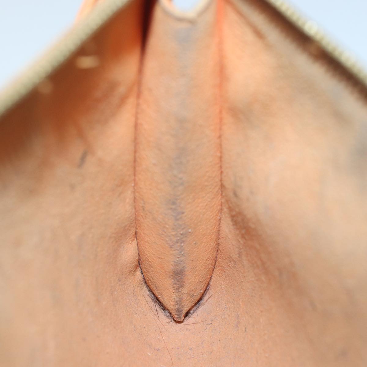 LOUIS VUITTON Epi Pochette Accessoires Pouch Orange Mandarin M5294H Auth 82026