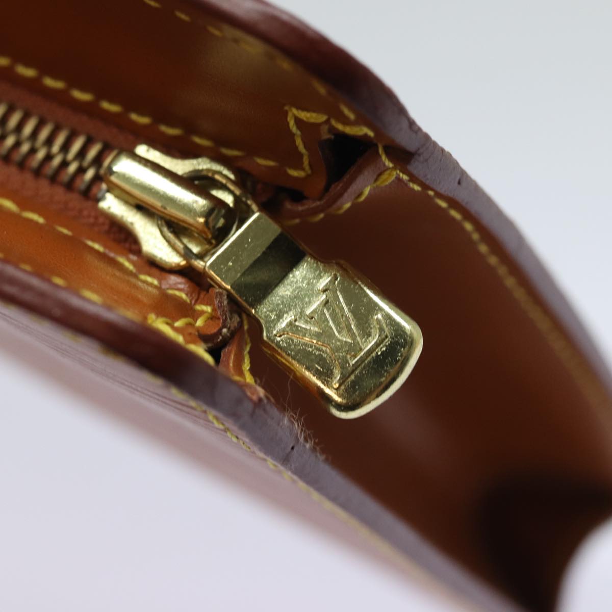 LOUIS VUITTON Epi Pochette Homme Clutch Bag Brown Zipang gold M52528 Auth 84157
