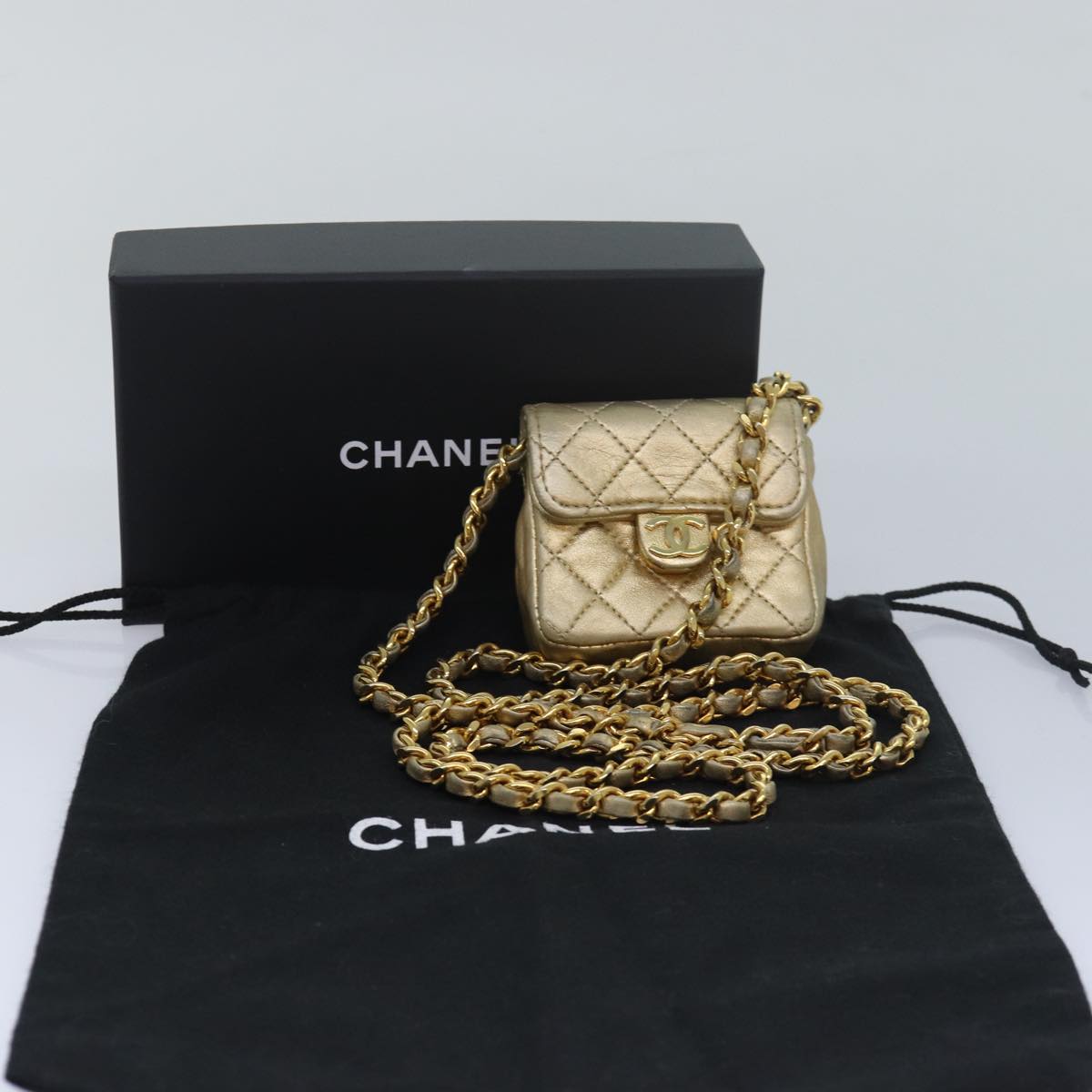 CHANEL Mini Matelasse Chain Shoulder Bag Lamb Skin Gold Tone CC Auth 84205V