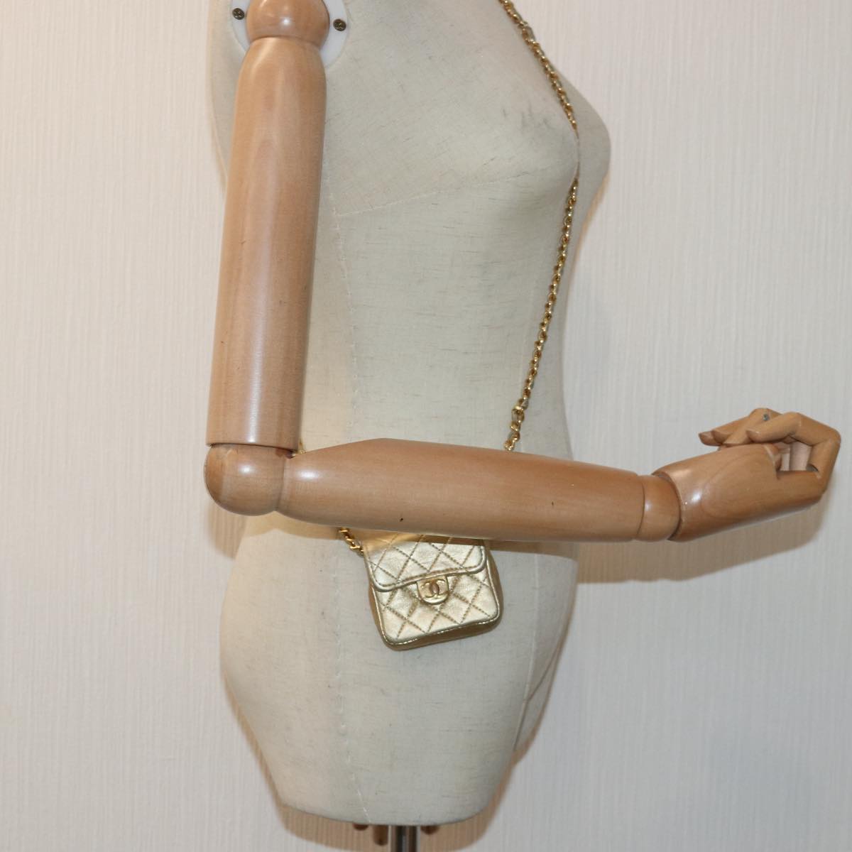 CHANEL Mini Matelasse Chain Shoulder Bag Lamb Skin Gold Tone CC Auth 84205V