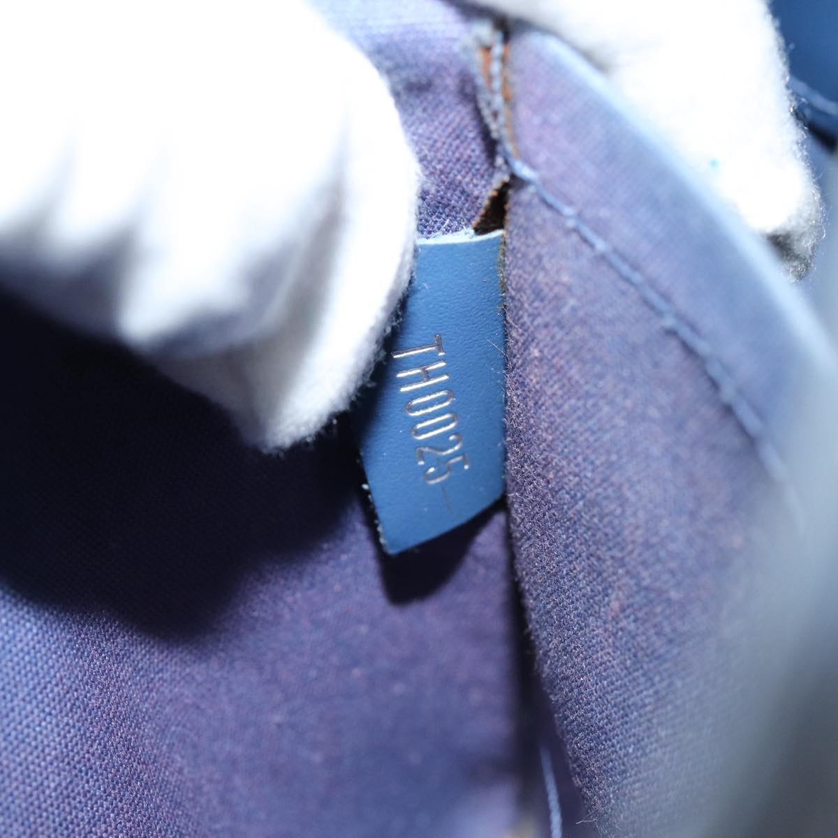 LOUIS VUITTON Epi Mandala PM Shoulder Bag Blue Myrtille M5893G LV Auth 84346