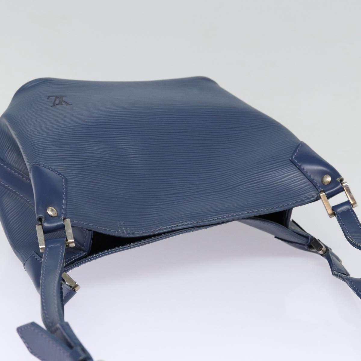 LOUIS VUITTON Epi Mandala PM Shoulder Bag Blue Myrtille M5893G LV Auth 84346